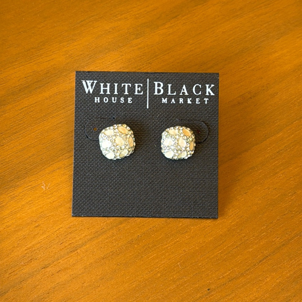 White House black market stud earrings NWT